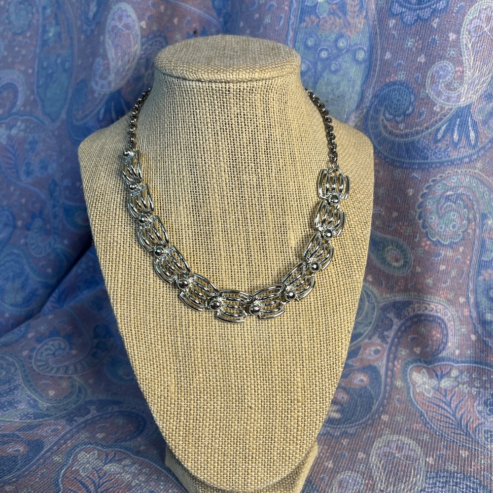 Unmarked VTG Statement Retro Mid Century Silver Tone 17in Necklace Hook Clasp